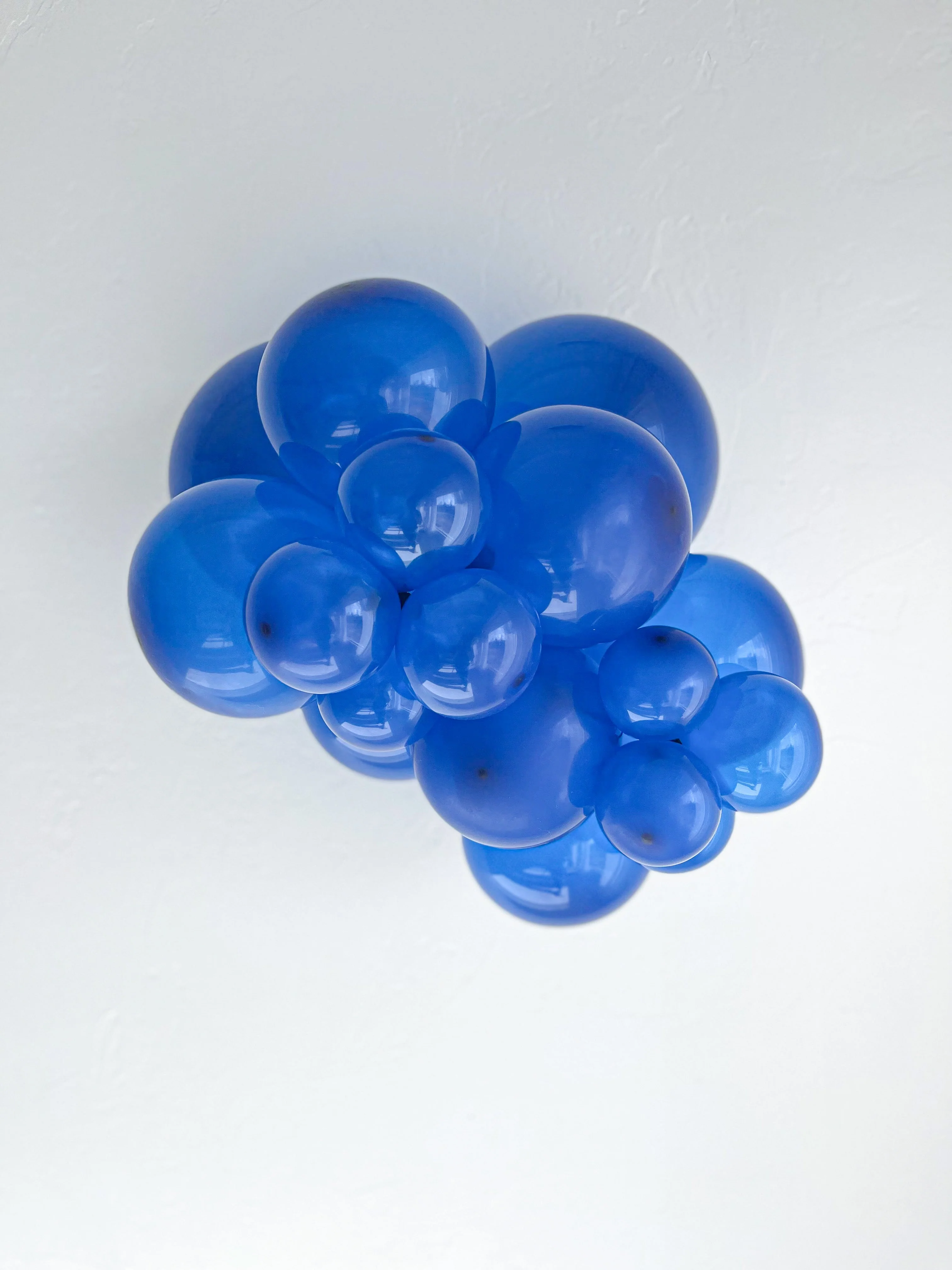 11" Crystal/Jewel Sapphire Blue Tuftex Latex Balloons (100 Per Bag) - Image 3