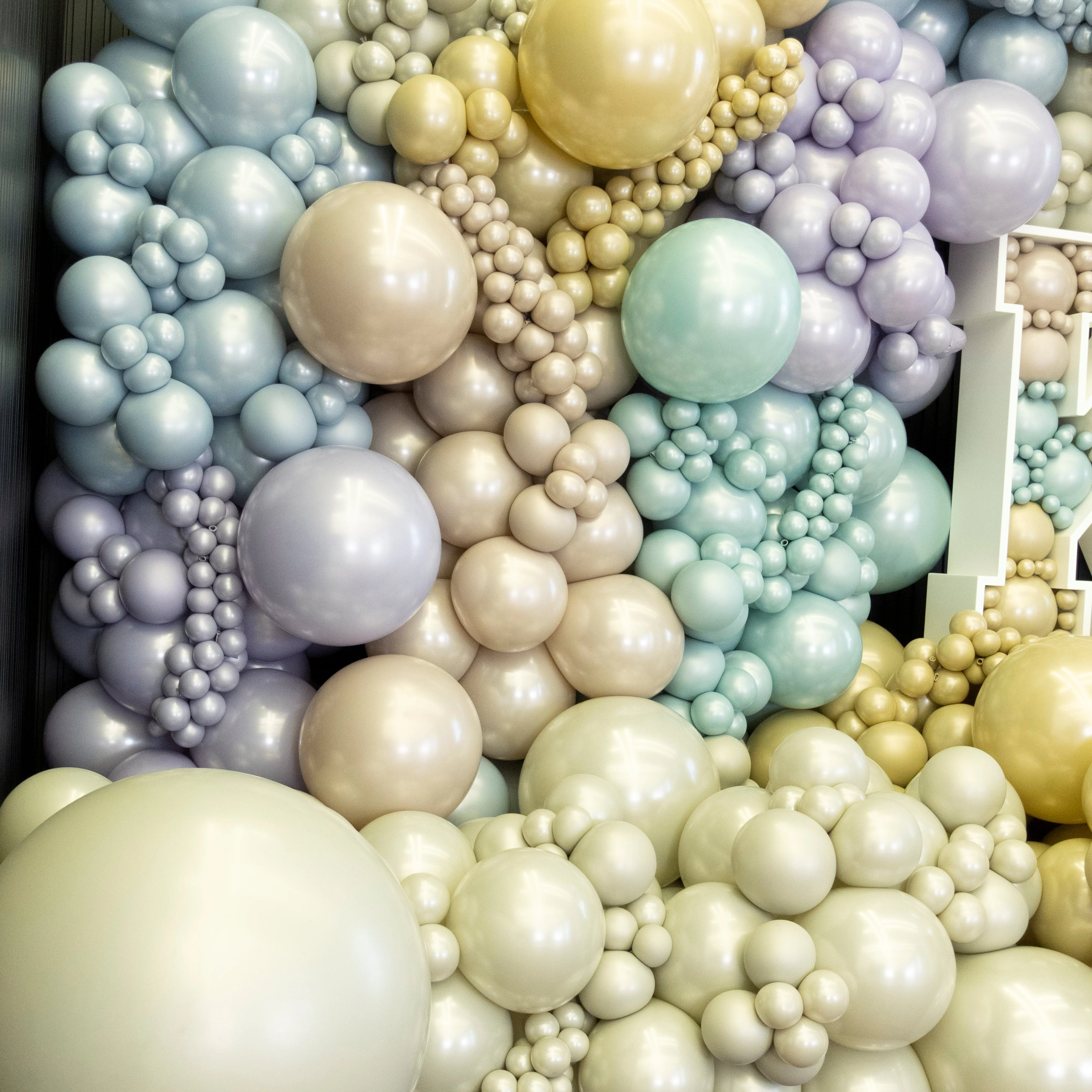 12" Kalisan Brand Latex Balloons Aura Lavender Fog (50 Per Bag) - Image 22