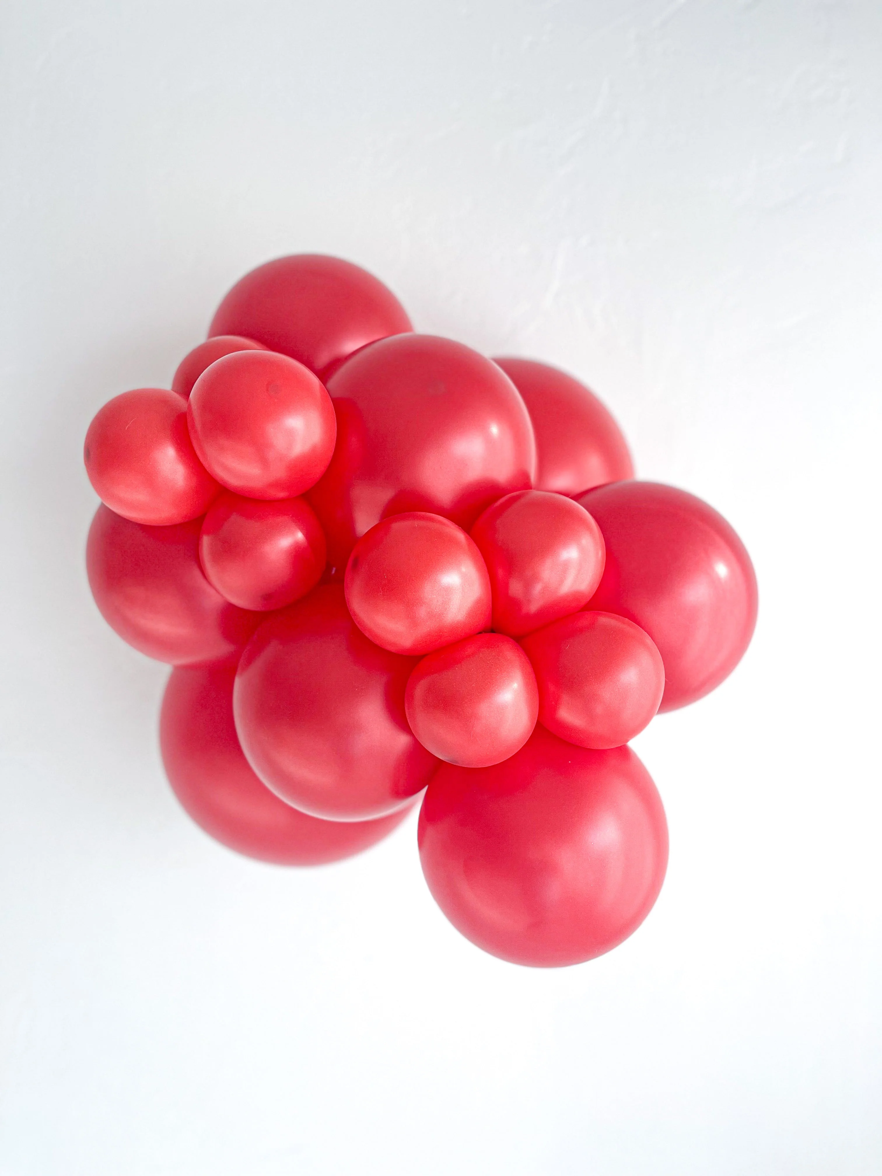 17 Inch Tuftex Pearl/Metallic Latex Balloons (50 Per Bag) Starfire Red - Image 3