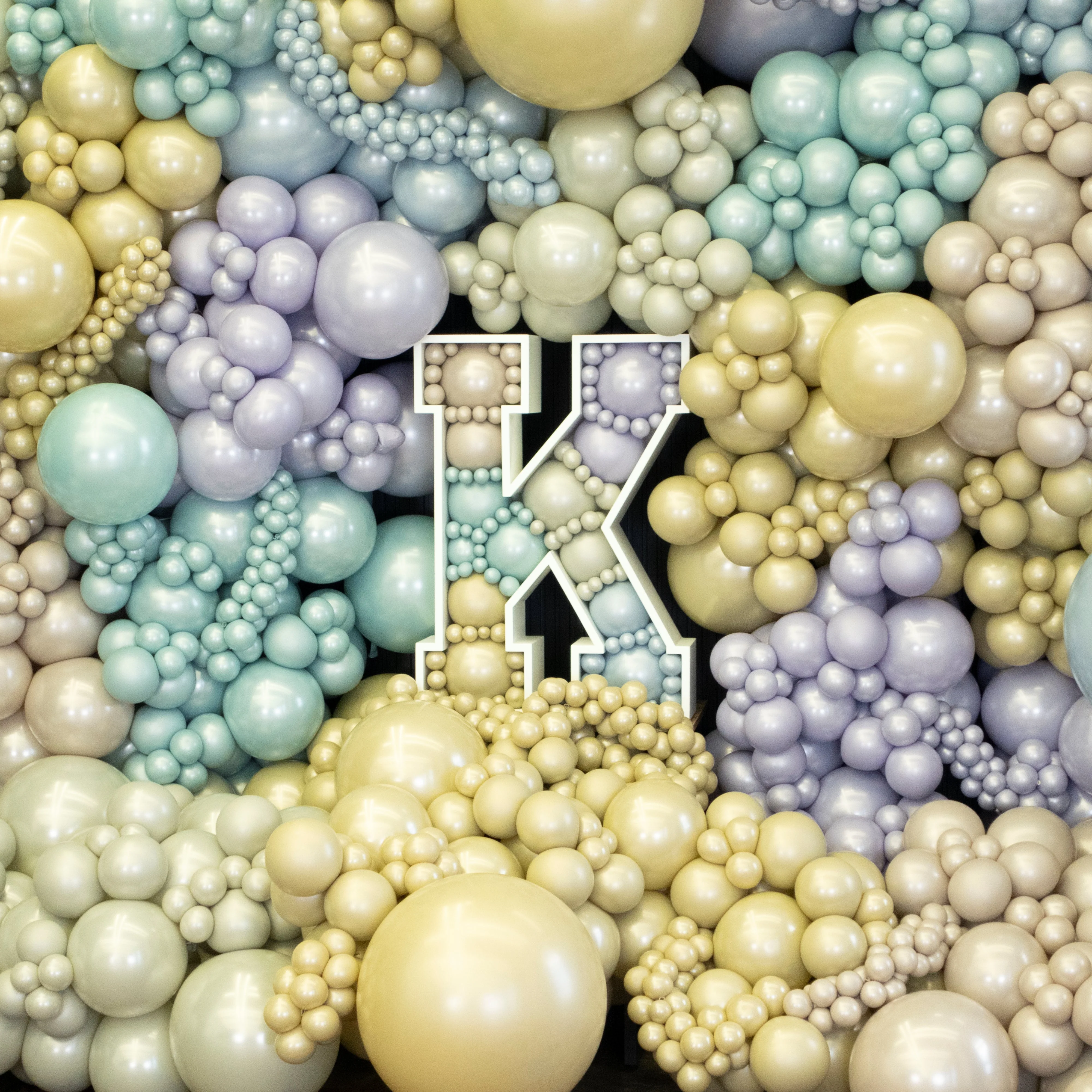 18" Kalisan Brand Latex Balloons Aura Ivory White (25 Per Bag) - Image 25