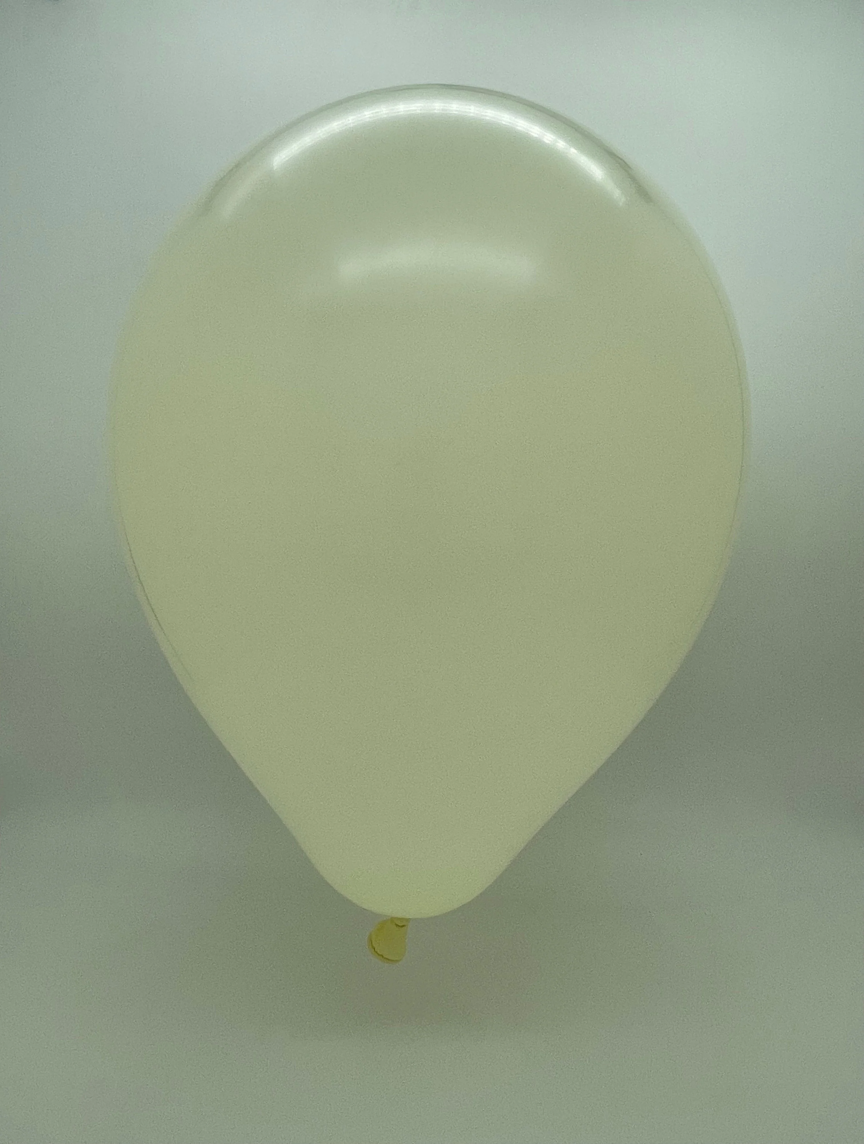 18" Kalisan Latex Balloons Standard Macaron Pale Yellow (25 Per Bag) - Image 2