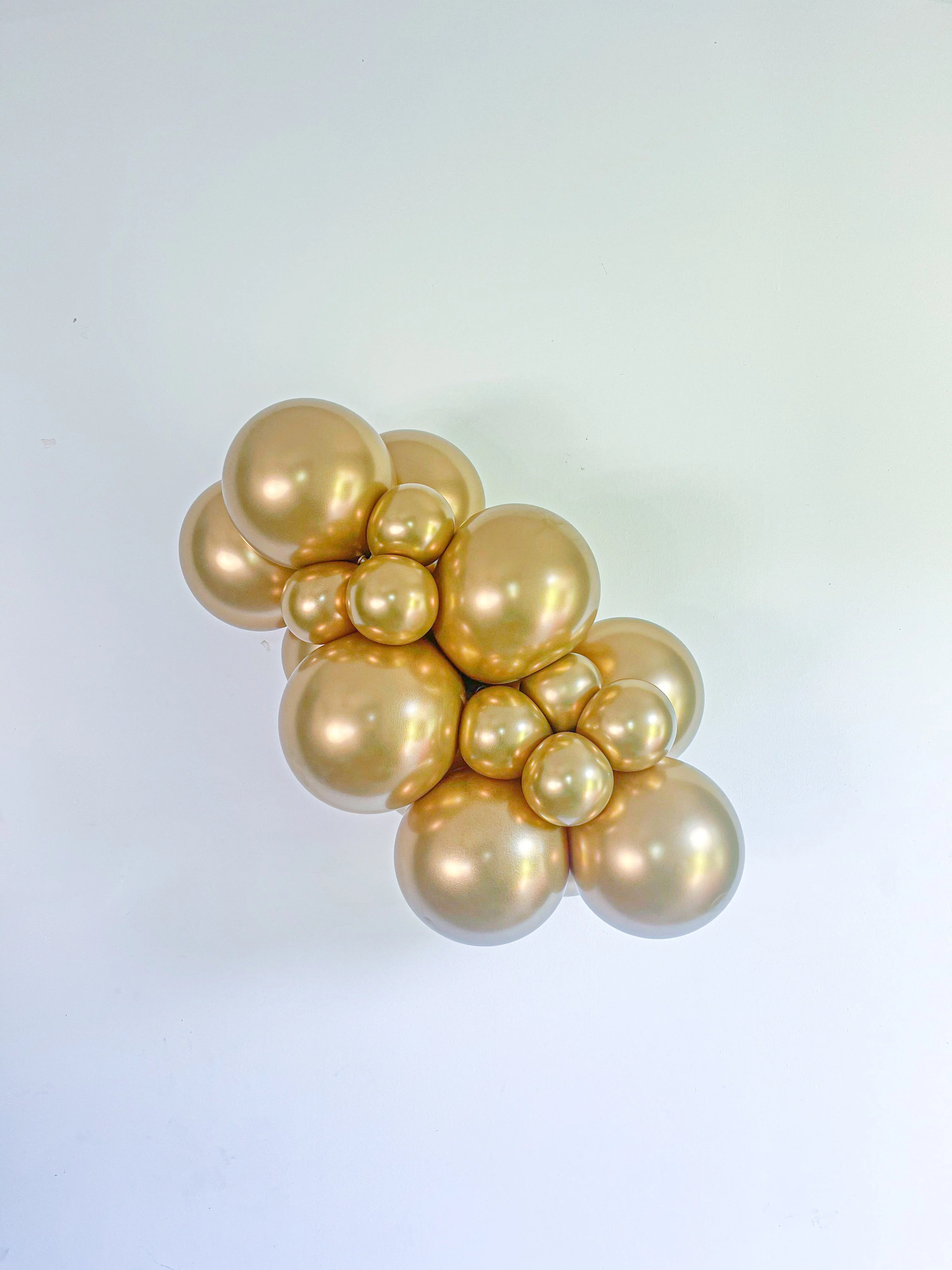 260 Golden Chrome Like Tuftex Effects Latex Balloons (50 Per Bag) - Image 2