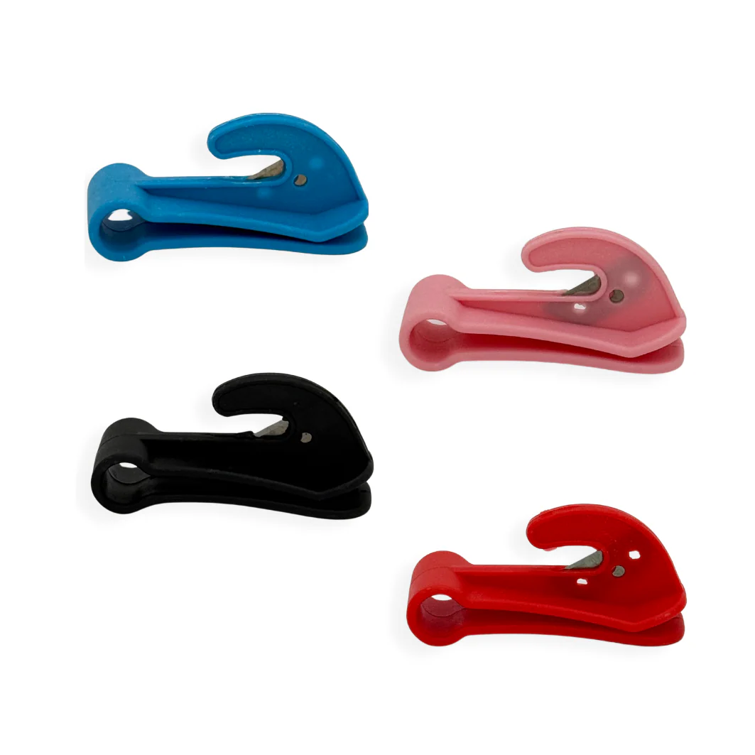 Easy Ribbon Cutter Clip to Belt (Assorted Color)