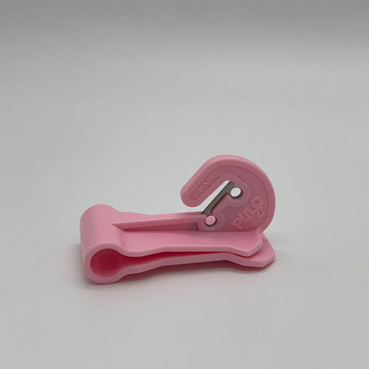 Easy Ribbon Cutter Clip to Belt (Assorted Color) - Image 12