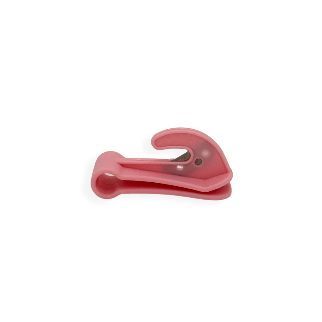 Easy Ribbon Cutter Clip to Belt (Assorted Color) - Image 5